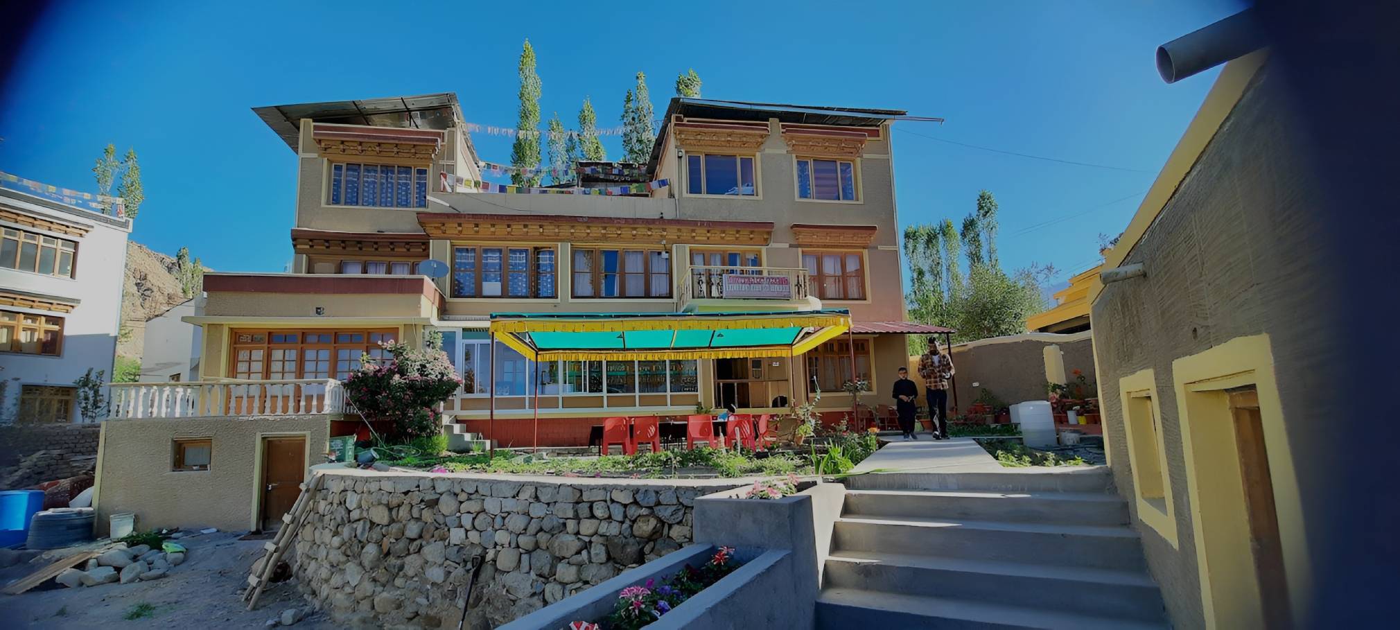 , best guest house in leh near main market